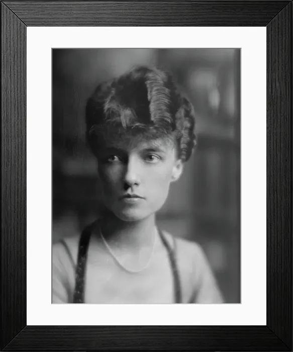 Framed Print : Padelford, V.D. Miss, portrait photograph, 1915. Creator: Arnold Genthe Framed Print : Padelford, V.D. Miss, portrait photograph, 1915. Creator: Arnold Genthe