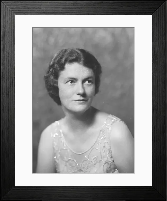 Framed Print : Mrs. Stuart Benson, portrait photograph Creator: Arnold Genthe Framed Print : Mrs. Stuart Benson, portrait photograph Creator: Arnold Genthe