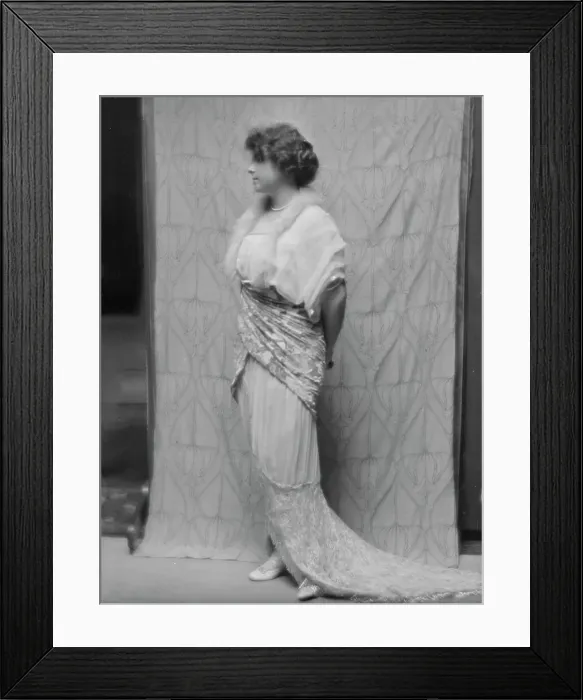 Framed Print : Rancougne, Viscountess de, portrait photograph, 1913. Creator: Arnold Genthe Framed Print : Rancougne, Viscountess de, portrait photograph, 1913. Creator: Arnold Genthe