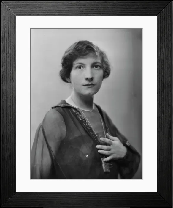 Framed Print : Varesi, Gilda, Miss, portrait photograph, between 1915 and 1920. Creator: Arnold Genthe Framed Print : Varesi, Gilda, Miss, portrait photograph, between 1915 and 1920. Creator: Arnold Genthe