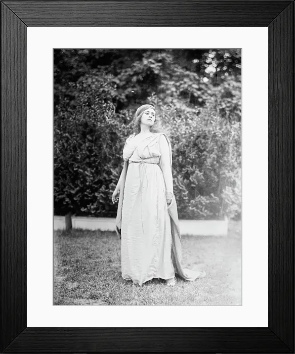 Framed Print : Sylvan Theater, 1917. Creator: Harris & Ewing. Sylvan Theater, 1917. Creator: Harris & Ewing Framed Print : Sylvan Theater, 1917. Creator: Harris & Ewing. Sylvan Theater, 1917. Creator: Harris & Ewing