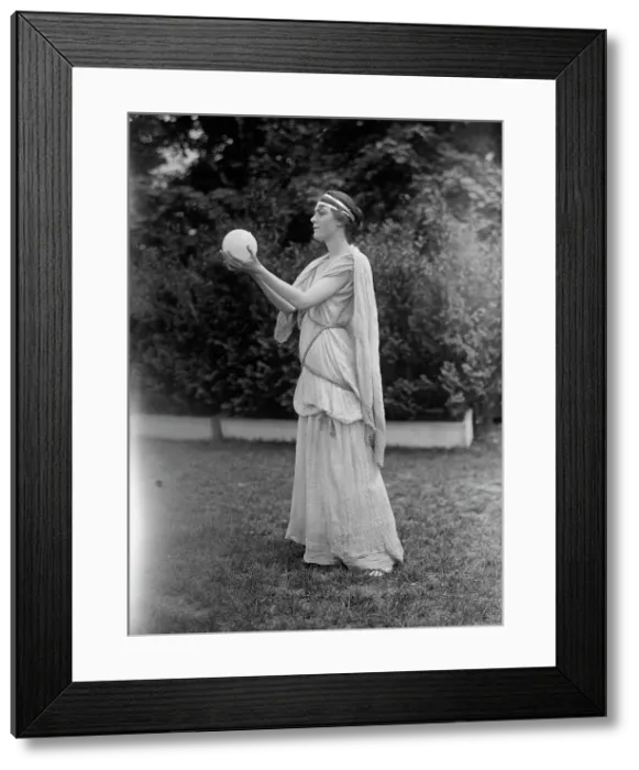 Framed Print : Sylvan Theater, 1917. Creator: Harris & Ewing. Sylvan Theater, 1917. Creator: Harris & Ewing Framed Print : Sylvan Theater, 1917. Creator: Harris & Ewing. Sylvan Theater, 1917. Creator: Harris & Ewing