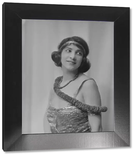 Ricardo, Bessie, Miss, portrait photograph, not before 1917. Creator: Arnold Genthe