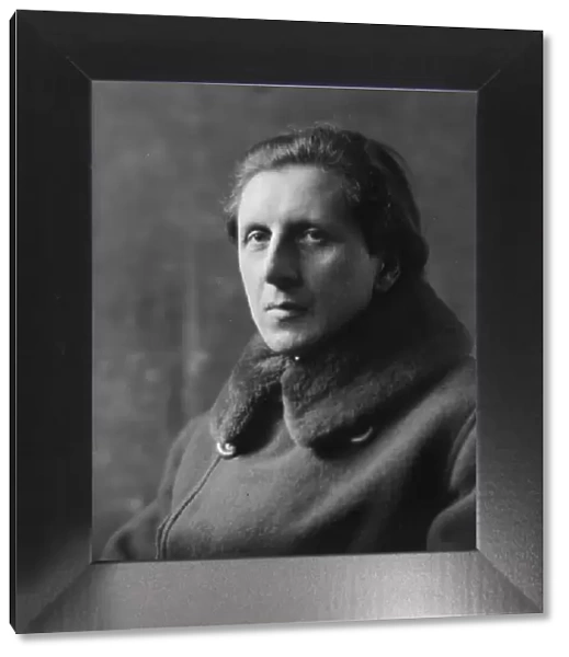Dr. Coomarasumay, portrait photograph, 1918 Mar. 5. Creator: Arnold Genthe