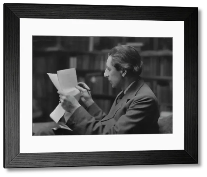 Framed Print : Dr. Coomarasumay, portrait photograph, 1918 Mar. 5. Creator: Arnold Genthe Framed Print : Dr. Coomarasumay, portrait photograph, 1918 Mar. 5. Creator: Arnold Genthe