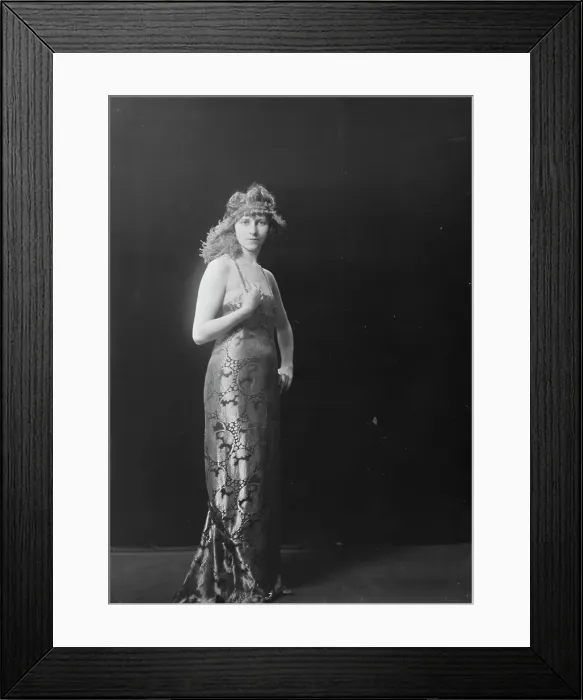 Framed Print : Miss Mary Cunningham, portrait photograph, 1918 Dec. 18. Creator: Arnold Genthe Framed Print : Miss Mary Cunningham, portrait photograph, 1918 Dec. 18. Creator: Arnold Genthe