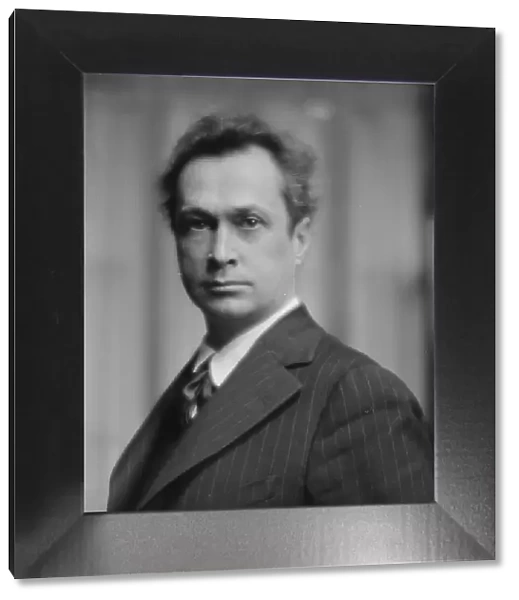Duncan, Augustin, Mr. portrait photograph, between 1915 and 1921. Creator: Arnold Genthe