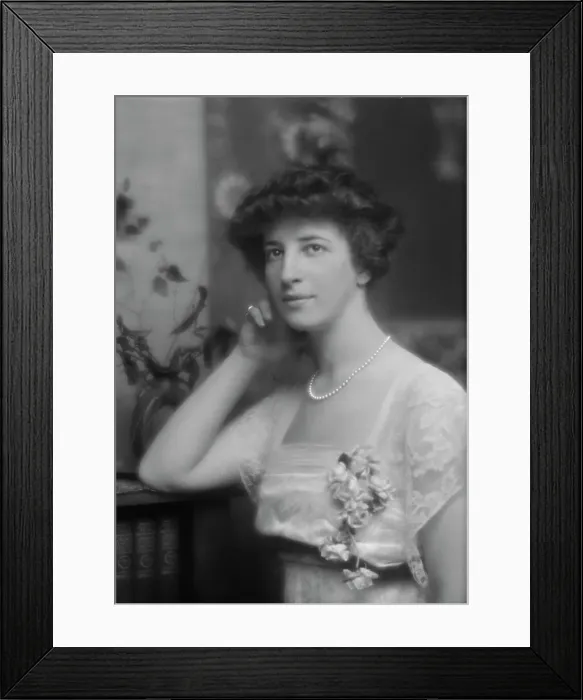 Framed Print : Simon, Beatrice M. portrait photograph, 1912 or 1913. Creator: Arnold Genthe Framed Print : Simon, Beatrice M. portrait photograph, 1912 or 1913. Creator: Arnold Genthe