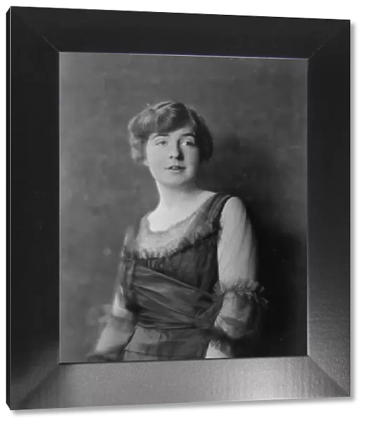 Small, Patty, Miss, portrait photograph, 1916. Creator: Arnold Genthe