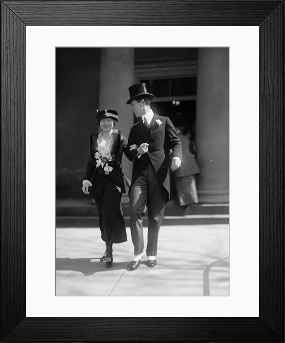 Framed Print : Arnold Robertson, British Diplomat, with Wife, 1917. Creator: Harris & Ewing. Arnold Robertson, British Diplomat, with Wife, 1917. Creator: Harris & Ewing Framed Print : Arnold Robertson, British Diplomat, with Wife, 1917. Creator: Harris & Ewing. Arnold Robertson, British Diplomat, with Wife, 1917. Creator: Harris & Ewing