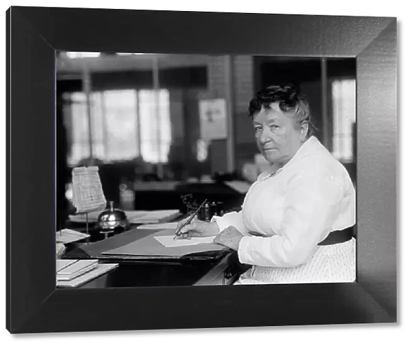 Miss Annie E.Roe, Bureau of Printing And Engraving, 1913. Creator: Harris & Ewing. Miss Annie E.Roe, Bureau of Printing And Engraving, 1913. Creator: Harris & Ewing