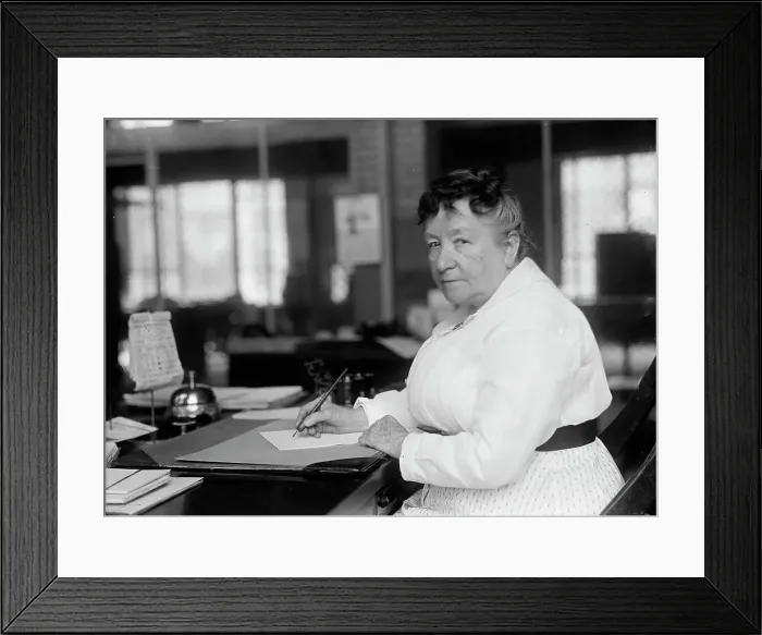 Framed Print : Miss Annie E.Roe, Bureau of Printing And Engraving, 1913. Creator: Harris & Ewing. Miss Annie E.Roe, Bureau of Printing And Engraving, 1913. Creator: Harris & Ewing Framed Print : Miss Annie E.Roe, Bureau of Printing And Engraving, 1913. Creator: Harris & Ewing. Miss Annie E.Roe, Bureau of Printing And Engraving, 1913. Creator: Harris & Ewing