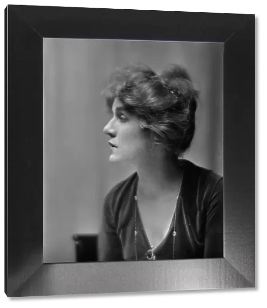 Stevens, Emily (Ashton Stevens), portrait photograph, 1913. Creator: Arnold Genthe