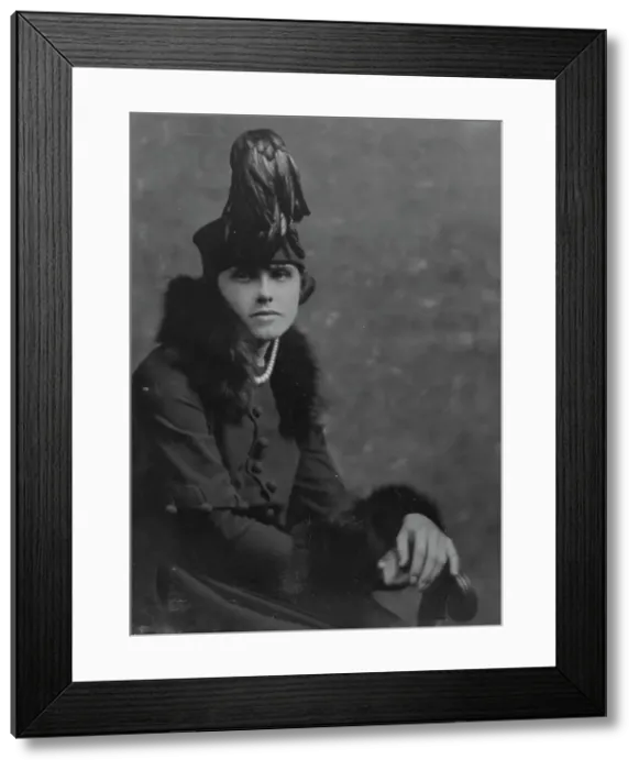 Framed Print : Sykes, Gladys, Miss, portrait photograph, 1916. Creator: Arnold Genthe Framed Print : Sykes, Gladys, Miss, portrait photograph, 1916. Creator: Arnold Genthe