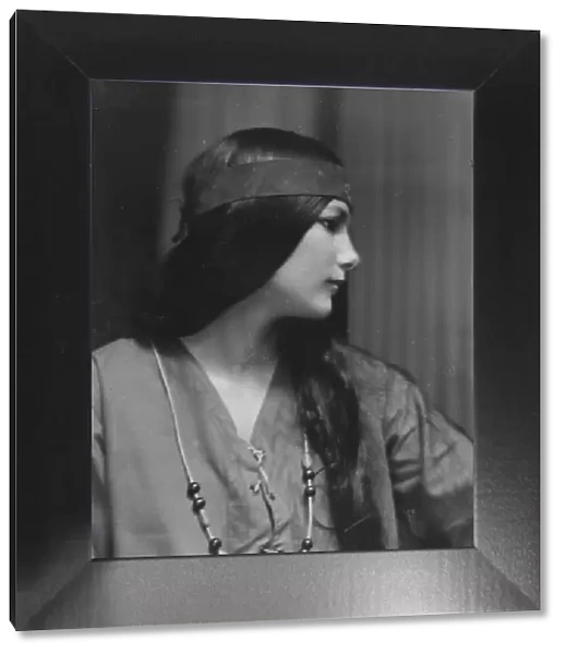 Trafford, Malinda, Miss, portrait photograph, 1915 Apr. 5. Creator: Arnold Genthe