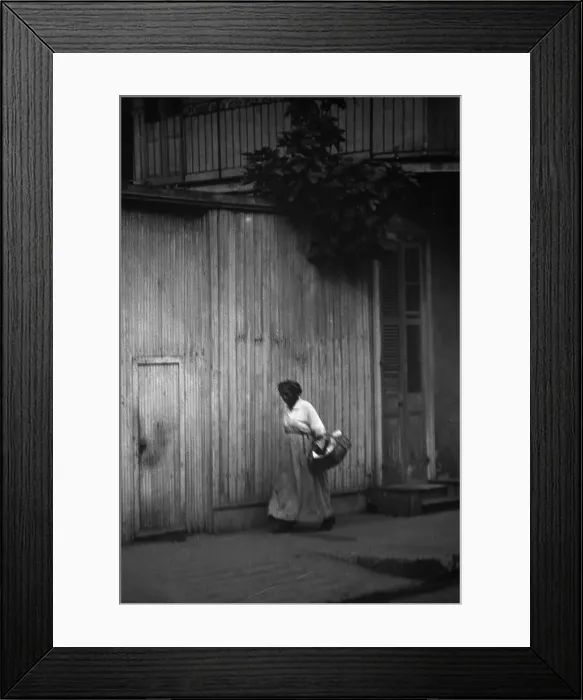 Framed Print : Going to market, New Orleans, between 1920 and 1926. Creator: Arnold Genthe Framed Print : Going to market, New Orleans, between 1920 and 1926. Creator: Arnold Genthe