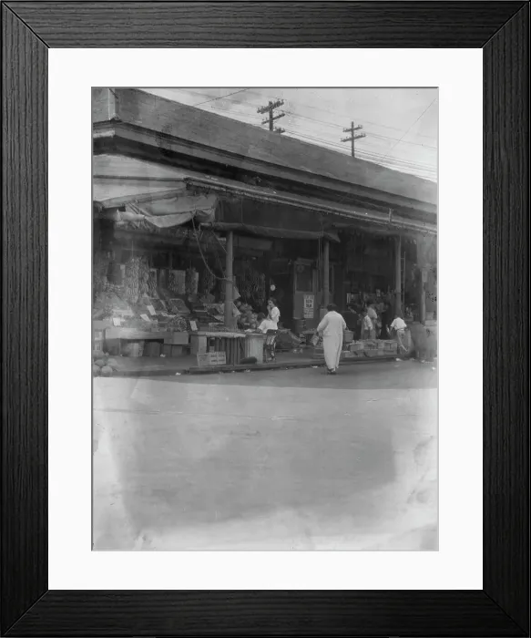 Framed Print : Market scene, New Orleans, between 1920 and 1926. Creator: Arnold Genthe Framed Print : Market scene, New Orleans, between 1920 and 1926. Creator: Arnold Genthe