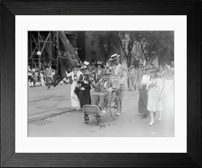 Framed Print : W.E. Payne, Confederate Reunion; in Wheel Chair, 1917. Creator: Harris & Ewing. W.E. Payne, Confederate Reunion; in Wheel Chair, 1917. Creator: Harris & Ewing Framed Print : W.E. Payne, Confederate Reunion; in Wheel Chair, 1917. Creator: Harris & Ewing. W.E. Payne, Confederate Reunion; in Wheel Chair, 1917. Creator: Harris & Ewing