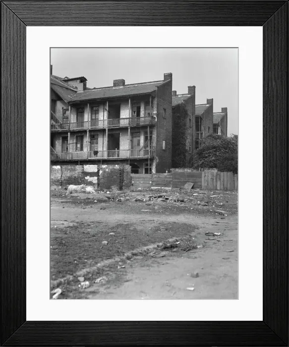 Framed Print : Service wings, New Orleans, between 1920 and 1926. Creator: Arnold Genthe Framed Print : Service wings, New Orleans, between 1920 and 1926. Creator: Arnold Genthe