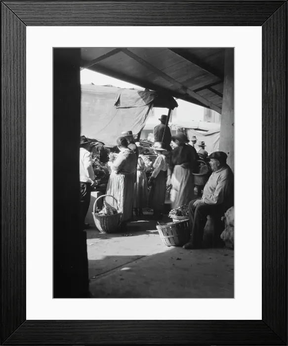Framed Print : Market scene, New Orleans, between 1920 and 1926. Creator: Arnold Genthe