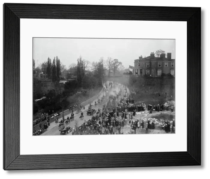 Framed Print : French Commission To U.S. - Procession Down 16th Street, 1917. Creator: Harris & Ewing. French Commission To U.S. - Procession Down 16th Street, 1917. Creator: Harris & Ewing Framed Print : French Commission To U.S. - Procession Down 16th Street, 1917. Creator: Harris & Ewing. French Commission To U.S. - Procession Down 16th Street, 1917. Creator: Harris & Ewing