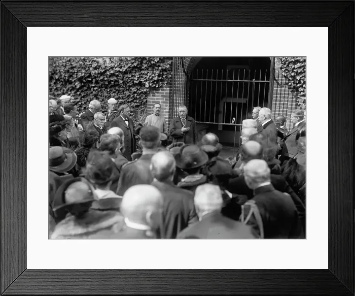 Framed Print : Col. Harrison Dodge, Supt. of Mount Vernon...Tomb of Washington, 1917. Creator: Harris & Ewing. Col. Harrison Dodge, Supt. of Mount Vernon...Tomb of Washington, 1917. Creator: Harris & Ewing Framed Print : Col. Harrison Dodge, Supt. of Mount Vernon...Tomb of Washington, 1917. Creator: Harris & Ewing. Col. Harrison Dodge, Supt. of Mount Vernon...Tomb of Washington, 1917. Creator: Harris & Ewing