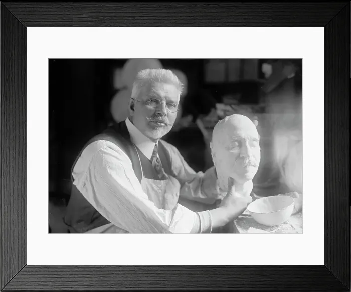 Framed Print : U.S.J. Dunbar with Death Mask of Admiral Dewey, 1917. Creator: Harris & Ewing. U.S.J. Dunbar with Death Mask of Admiral Dewey, 1917. Creator: Harris & Ewing Framed Print : U.S.J. Dunbar with Death Mask of Admiral Dewey, 1917. Creator: Harris & Ewing. U.S.J. Dunbar with Death Mask of Admiral Dewey, 1917. Creator: Harris & Ewing