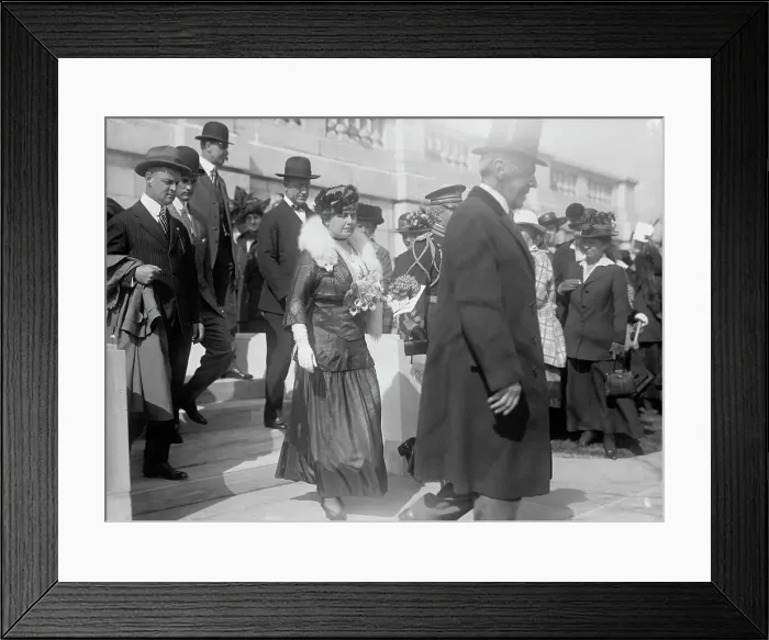 Framed Print : Daughters of American Revolution - President And Mrs. Wilson, Col. Harts... 1916 Creator: Harris & Ewing. Daughters of American Revolution - President And Mrs. Wilson, Col. Harts... 1916 Creator: Harris & Ewing Framed Print : Daughters of American Revolution - President And Mrs. Wilson, Col. Harts... 1916 Creator: Harris & Ewing. Daughters of American Revolution - President And Mrs. Wilson, Col. Harts... 1916 Creator: Harris & Ewing