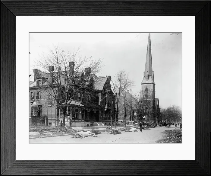 Framed Print : Flood Scenes, Dayton, Ohio, 1913. Creator: Harris & Ewing. Flood Scenes, Dayton, Ohio, 1913. Creator: Harris & Ewing Framed Print : Flood Scenes, Dayton, Ohio, 1913. Creator: Harris & Ewing. Flood Scenes, Dayton, Ohio, 1913. Creator: Harris & Ewing