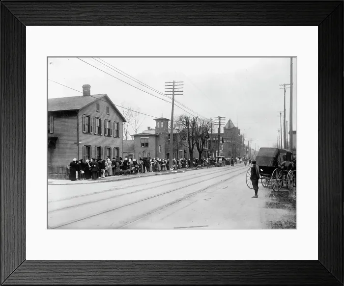 Framed Print : Flood Scenes, Dayton, Ohio, 1913. Creator: Harris & Ewing. Flood Scenes, Dayton, Ohio, 1913. Creator: Harris & Ewing Framed Print : Flood Scenes, Dayton, Ohio, 1913. Creator: Harris & Ewing. Flood Scenes, Dayton, Ohio, 1913. Creator: Harris & Ewing