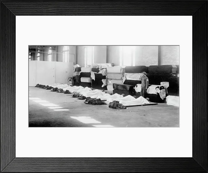 Framed Print : Flood Scenes, Dayton, Ohio, 1913. Creator: Harris & Ewing. Flood Scenes, Dayton, Ohio, 1913. Creator: Harris & Ewing Framed Print : Flood Scenes, Dayton, Ohio, 1913. Creator: Harris & Ewing. Flood Scenes, Dayton, Ohio, 1913. Creator: Harris & Ewing