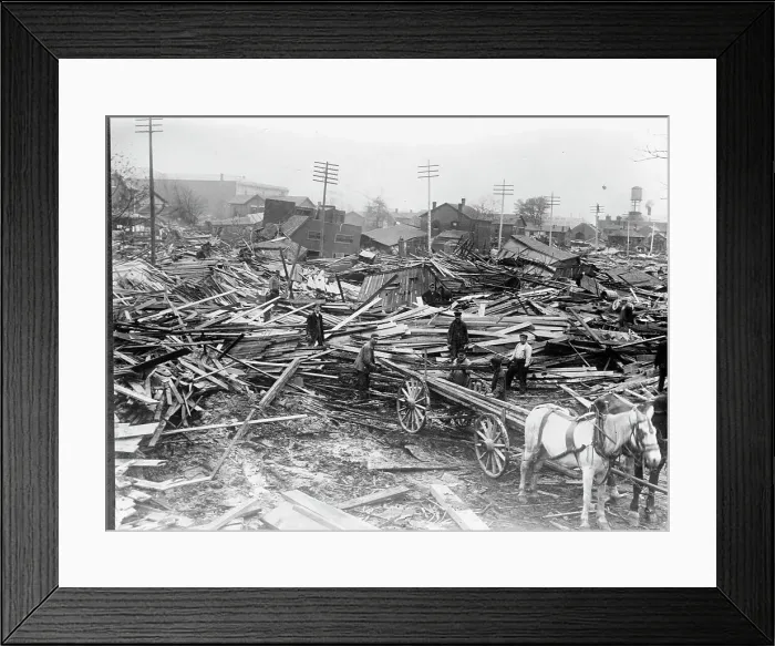 Framed Print : Flood Scenes, Dayton, Ohio, 1913. Creator: Harris & Ewing. Flood Scenes, Dayton, Ohio, 1913. Creator: Harris & Ewing Framed Print : Flood Scenes, Dayton, Ohio, 1913. Creator: Harris & Ewing. Flood Scenes, Dayton, Ohio, 1913. Creator: Harris & Ewing