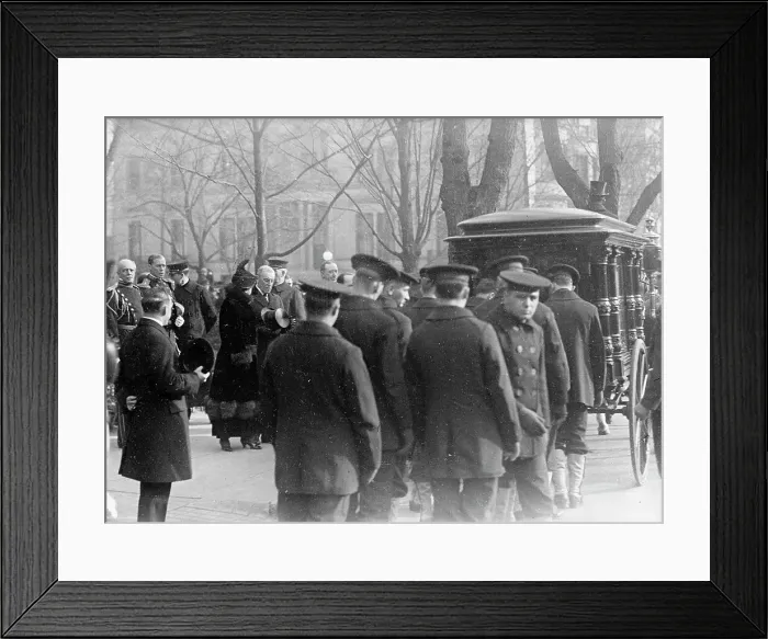 Framed Print : Admiral George Dewey, U.S.N. - Coffin Leaving House, 1917. Creator: Harris & Ewing. Admiral George Dewey, U.S.N. - Coffin Leaving House, 1917. Creator: Harris & Ewing Framed Print : Admiral George Dewey, U.S.N. - Coffin Leaving House, 1917. Creator: Harris & Ewing. Admiral George Dewey, U.S.N. - Coffin Leaving House, 1917. Creator: Harris & Ewing