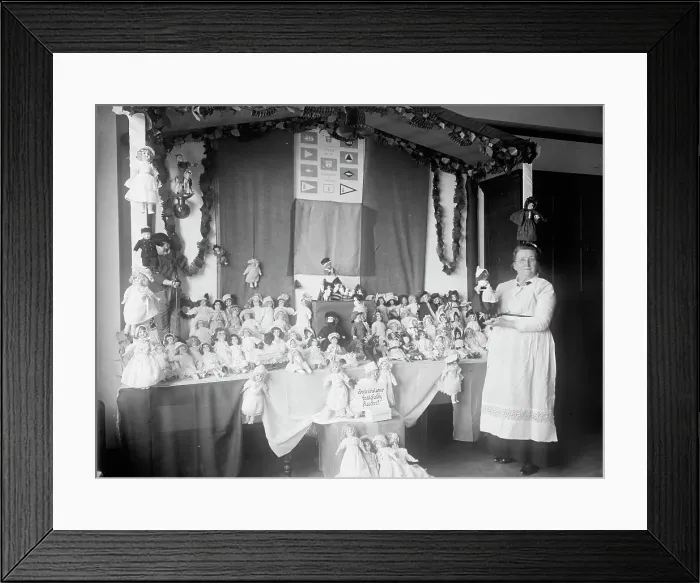 Framed Print : Crown Mother with Exhibit of Dolls, 1915. Creator: Harris & Ewing. Crown Mother with Exhibit of Dolls, 1915. Creator: Harris & Ewing Framed Print : Crown Mother with Exhibit of Dolls, 1915. Creator: Harris & Ewing. Crown Mother with Exhibit of Dolls, 1915. Creator: Harris & Ewing