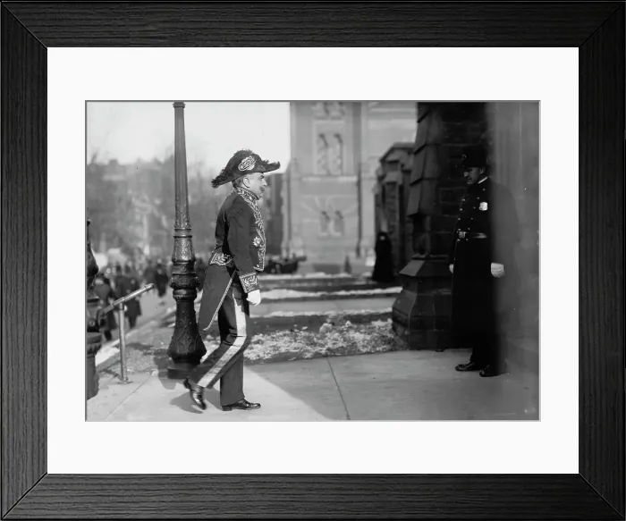Framed Print : Señor Don Anibal Cruz, Ambassador from Chile - His Funeral at St. Patrick's Church... 1910. Creator: Harris & Ewing. Señor Don Anibal Cruz, Ambassador from Chile - His Funeral at St. Patrick's Church... 1910. Creator: Harris & Ewing Framed Print : Señor Don Anibal Cruz, Ambassador from Chile - His Funeral at St. Patrick's Church... 1910. Creator: Harris & Ewing. Señor Don Anibal Cruz, Ambassador from Chile - His Funeral at St. Patrick's Church... 1910. Creator: Harris & Ewing