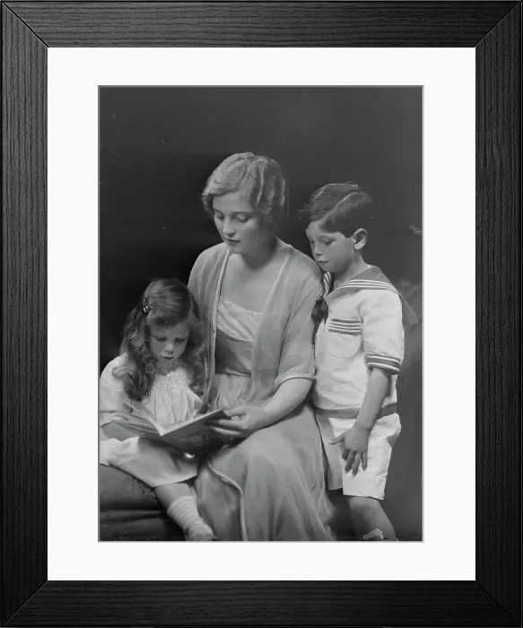 Framed Print : Mrs. E.H. Roselle and children, portrait photograph, 1918 Nov. 22. Creator: Arnold Genthe Framed Print : Mrs. E.H. Roselle and children, portrait photograph, 1918 Nov. 22. Creator: Arnold Genthe