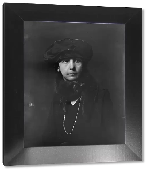 Mrs. W.S. Roundtree, portrait photograph, 1919 Oct. 23. Creator: Arnold Genthe
