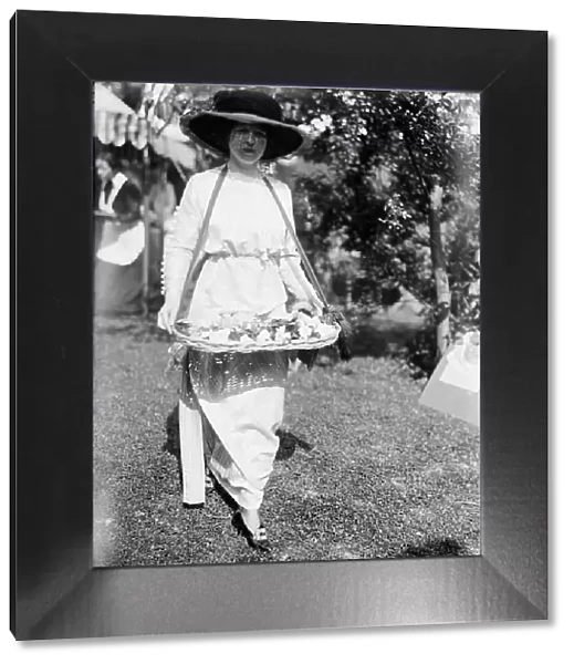 Friendship Charity Fete - Gladys Ingalls, 1913. Creator: Harris & Ewing. Friendship Charity Fete - Gladys Ingalls, 1913. Creator: Harris & Ewing