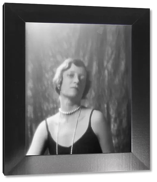 Morgan, D.P. Jr. Mrs. portrait photograph, 1930 Mar. or Apr. Creator: Arnold Genthe