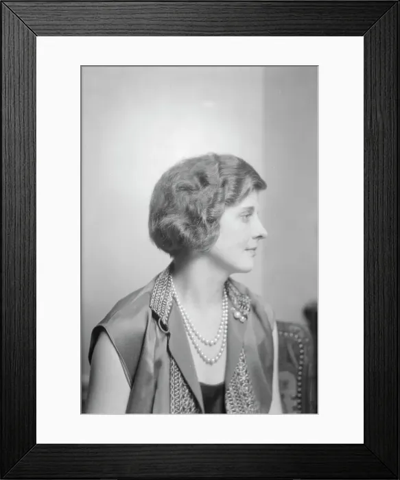 Framed Print : Shewan, Edwin A. Mrs. portrait photograph, 1924 Creator: Arnold Genthe Framed Print : Shewan, Edwin A. Mrs. portrait photograph, 1924 Creator: Arnold Genthe