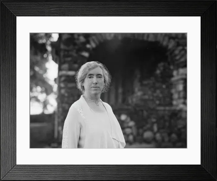 Framed Print : Unidentified woman, possibly Miss Viola Page, portrait photograph, 1916? Creator: Arnold Genthe Framed Print : Unidentified woman, possibly Miss Viola Page, portrait photograph, 1916? Creator: Arnold Genthe