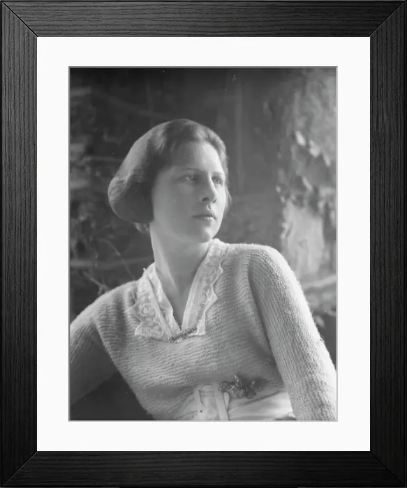 Framed Print : Wullner, Miss, portrait photograph, 1918 Creator: Arnold Genthe Framed Print : Wullner, Miss, portrait photograph, 1918 Creator: Arnold Genthe