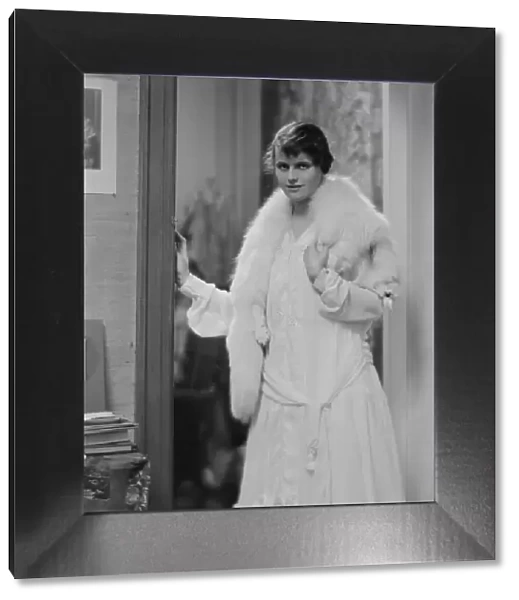 Allen, Anita, Miss, portrait photograph, 1916. Creator: Arnold Genthe