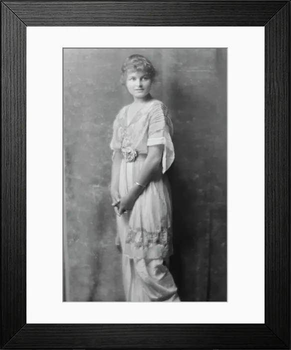 Framed Print : Allen, Dorothy, Miss, portrait photograph, 1914 Aug. 13. Creator: Arnold Genthe Framed Print : Allen, Dorothy, Miss, portrait photograph, 1914 Aug. 13. Creator: Arnold Genthe
