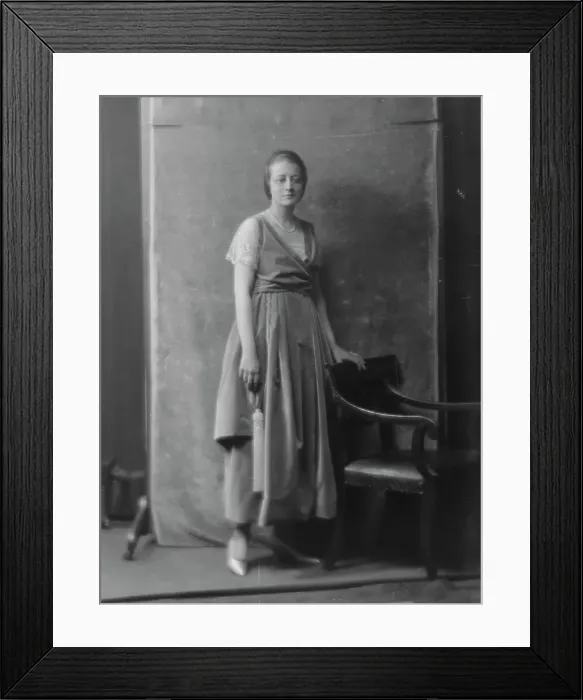 Framed Print : Andrews, E. Miss, portrait photograph, 1916. Creator: Arnold Genthe Framed Print : Andrews, E. Miss, portrait photograph, 1916. Creator: Arnold Genthe