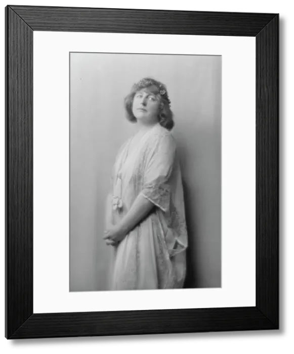 Framed Print : Anglin, Margaret, Miss, portrait photograph, between 1910 and 1925. Creator: Arnold Genthe Framed Print : Anglin, Margaret, Miss, portrait photograph, between 1910 and 1925. Creator: Arnold Genthe