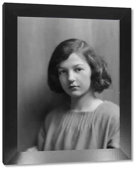 Astor, Alice Muriel, Miss, portrait photograph, 1914 Feb. 28. Creator: Arnold Genthe