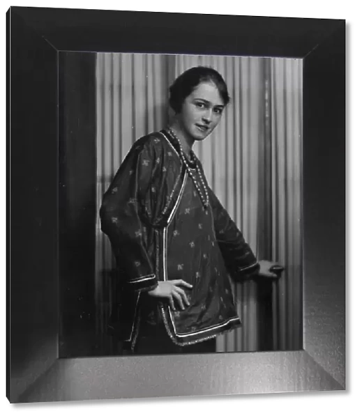 Beyer, Charlotte, Miss, portrait photograph, 1917 Apr. 10. Creator: Arnold Genthe