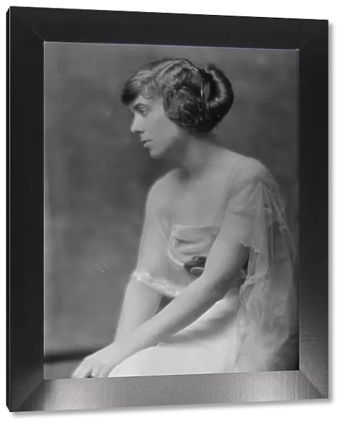 Blair, Lucy, Miss, portrait photograph, 1914 Apr. 12. Creator: Arnold Genthe