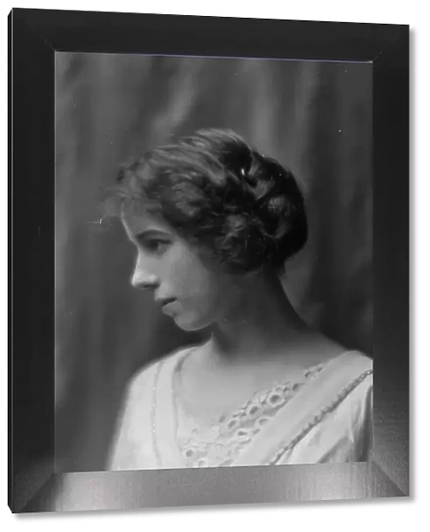 Blair, Sophia, Miss, portrait photograph, 1912 July 5. Creator: Arnold Genthe